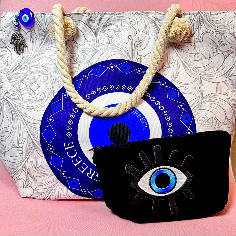 NWT-EE TOTE BAG BUNDLE W/ COSMETIC BAG AND BAG CHARM